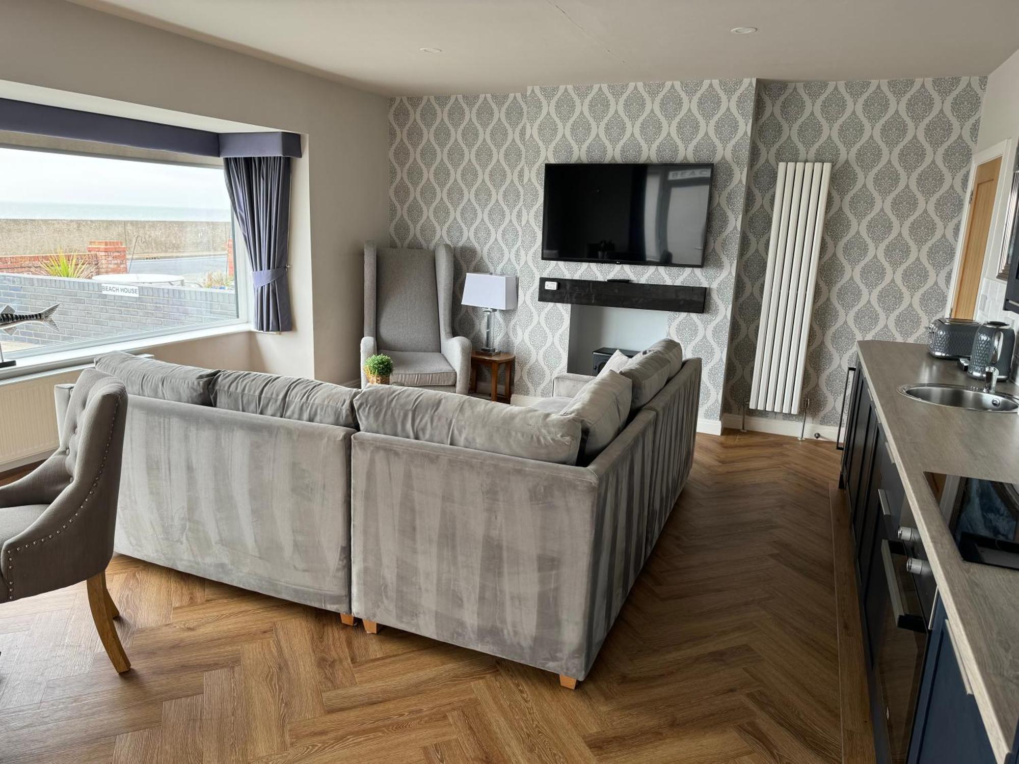 Beach House Apartment On Ground Floor With Sea View - Pet Friendly Кливлис Экстерьер фото