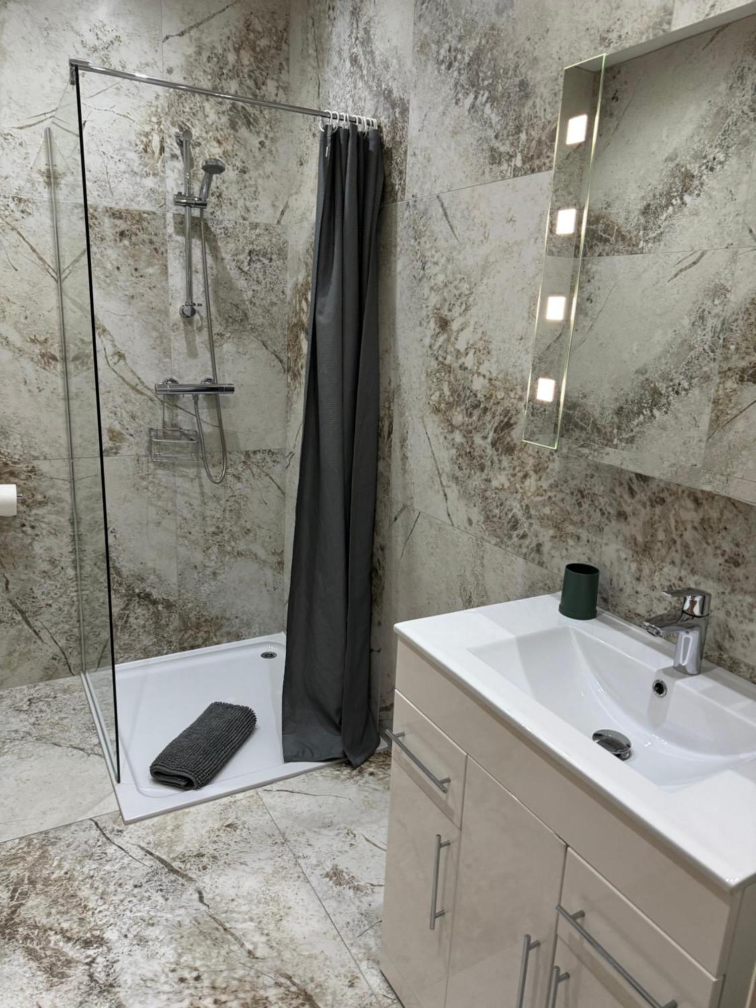 Beach House Apartment On Ground Floor With Sea View - Pet Friendly Кливлис Экстерьер фото