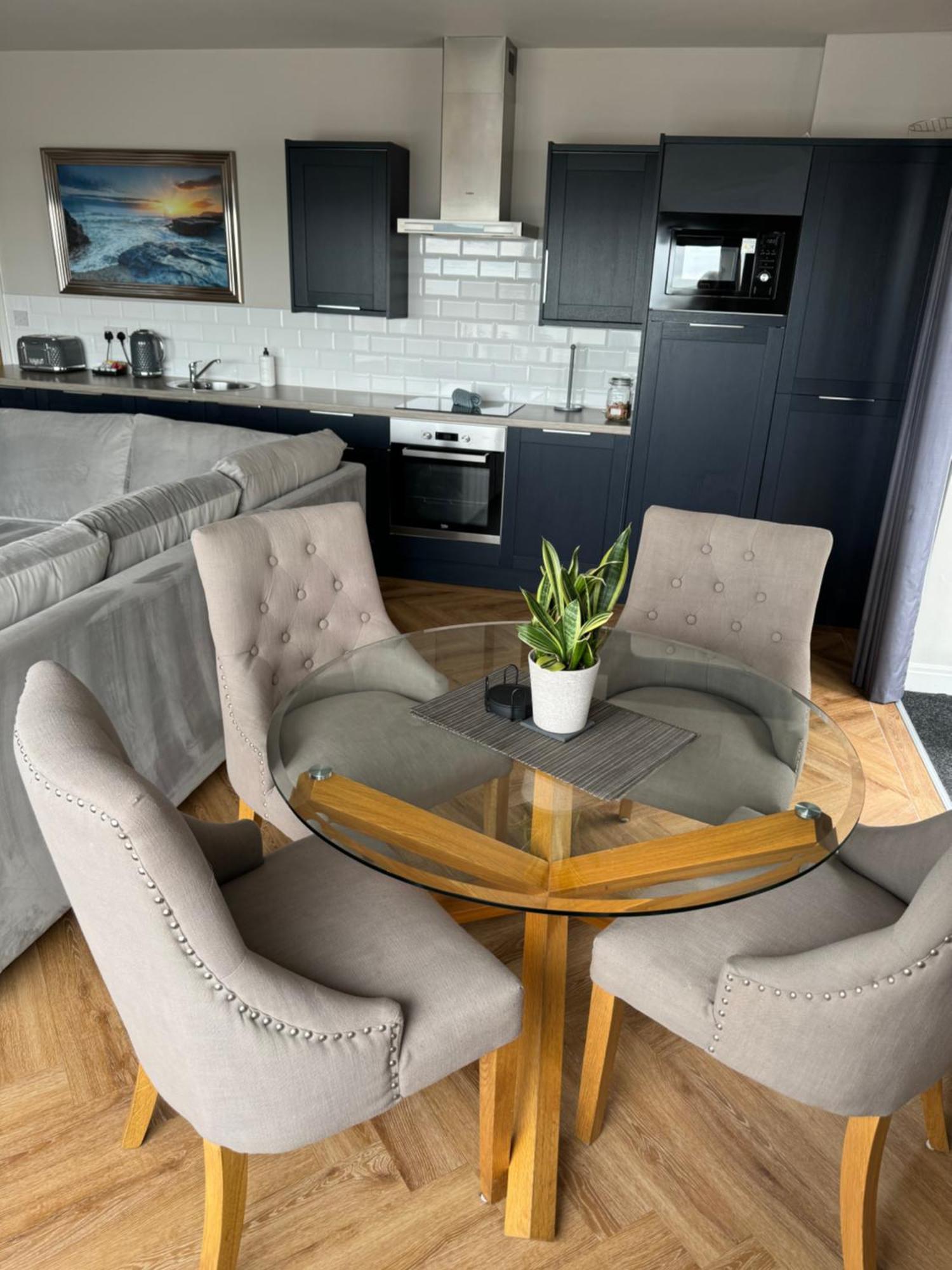 Beach House Apartment On Ground Floor With Sea View - Pet Friendly Кливлис Экстерьер фото